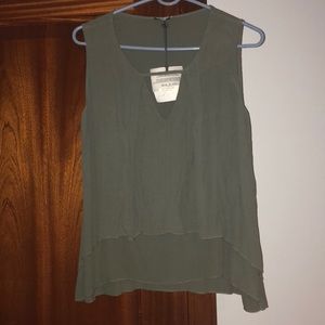 Key hole sleeveless blouse